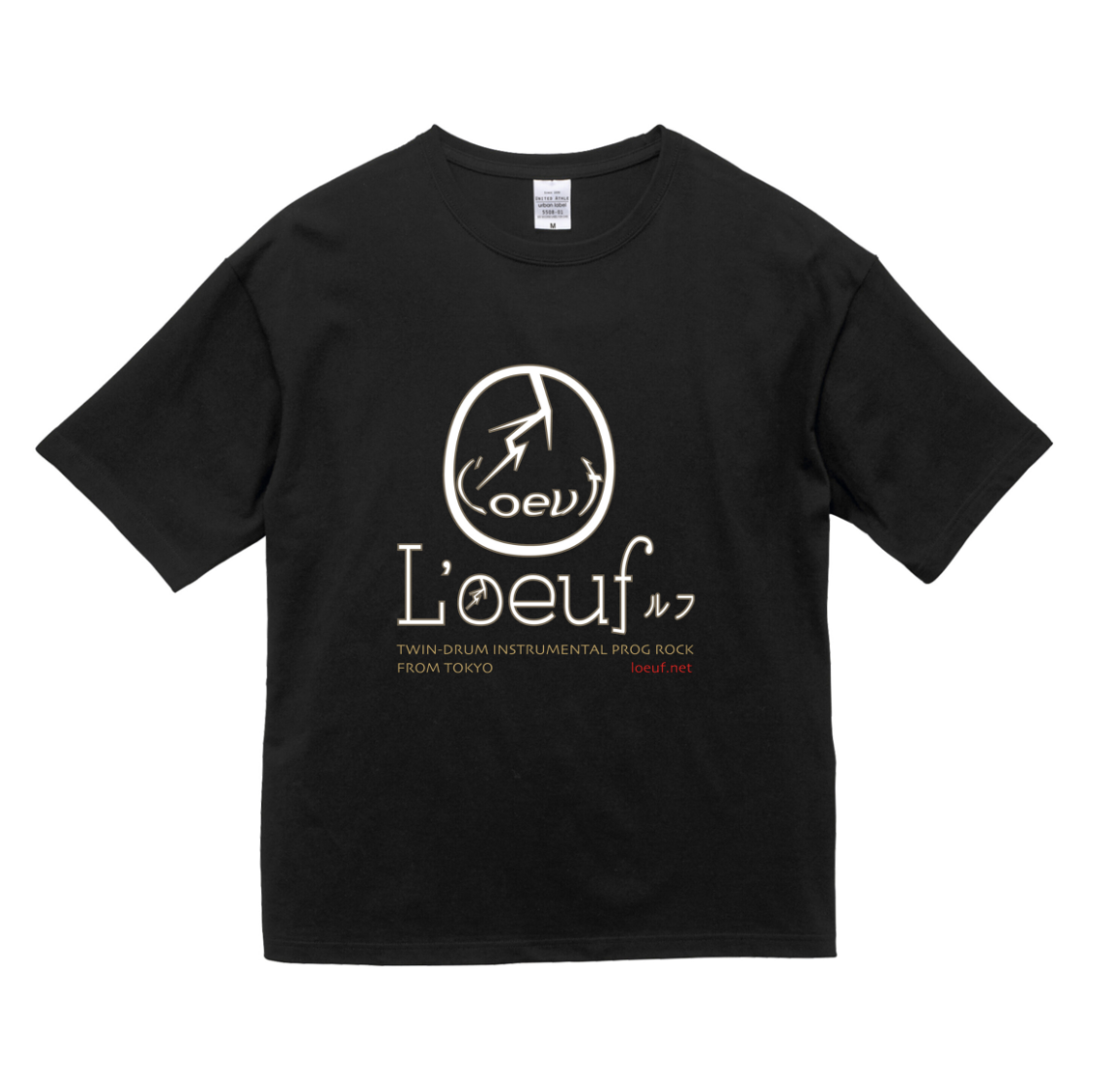 縦に大きくL'oeufロゴを配した黒のTシャツA